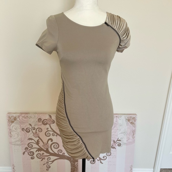 BCBGMaxAzria Dresses & Skirts - BCBG MaxAzria Mini Dress Size XS